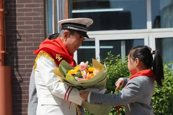 李栓良